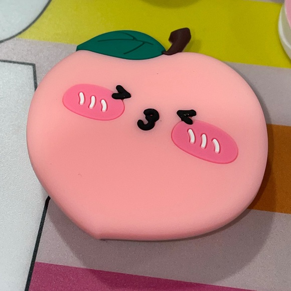 Cute Peach Phone holder pop socket 🍑 - Picture 4 of 4